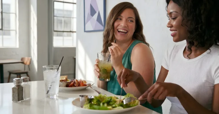 Declining Food on GLP-1: Master Graceful Strategies to Honor Your Health Boundaries